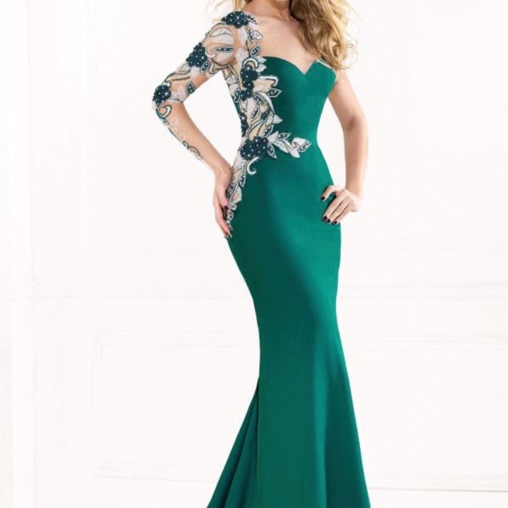Taking Offers!Tarik Ediz Stunning Emerald Gown-NWT